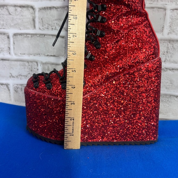 ❤️NWOT |•TRICKZ N TREATZ DOLLS KILL•| Glittery Red Platform Boots Size 8 - Picture 12 of 14